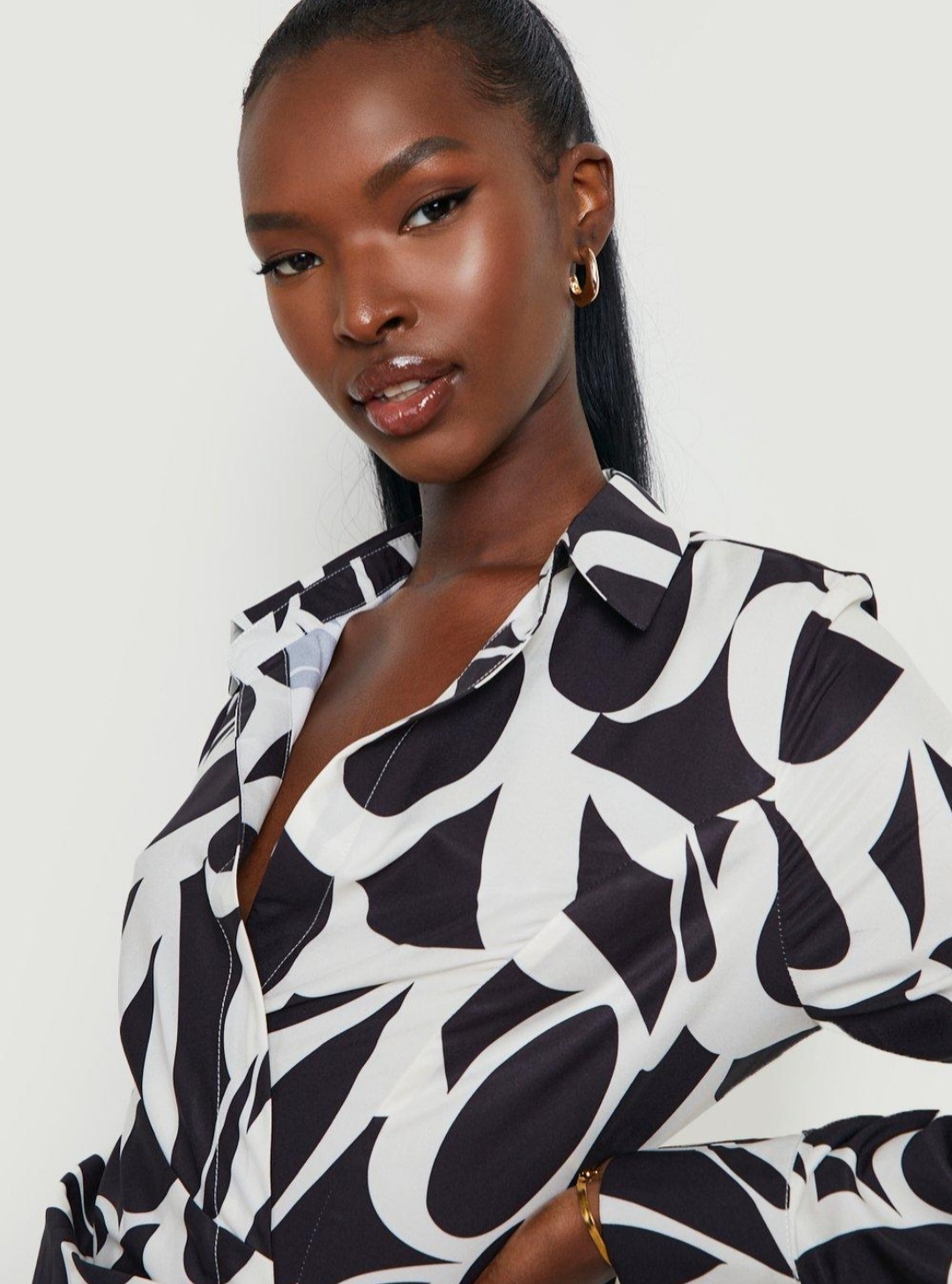 پیراهن مجلسی زنانه برند بوهو کاملا اورجینال یقه مردانه جنس پارچه ساتن گرم بالا کمر دار مدل لباس خواب