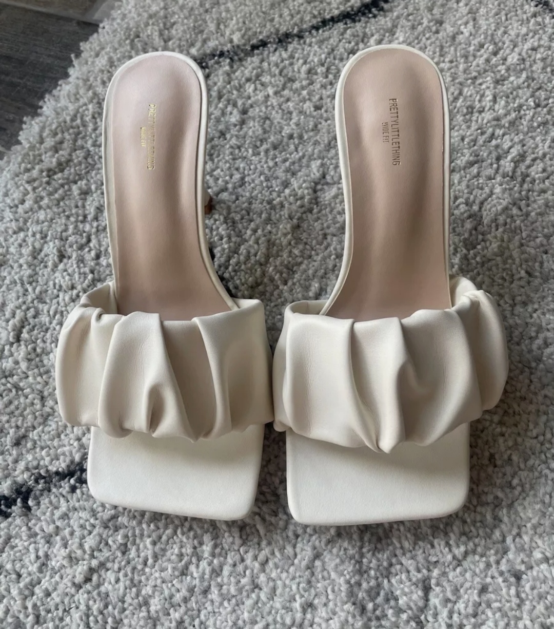 صندل پاشنه‌دار زنانه مدل چین‌دار پنجه مربعی