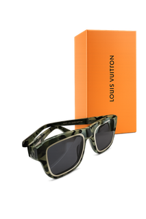عینک آفتابی Louis Vuitton مدل Z2505E 65C ساخت ایتالیا فریم سبز ارتشی شفاف عدسی دودی